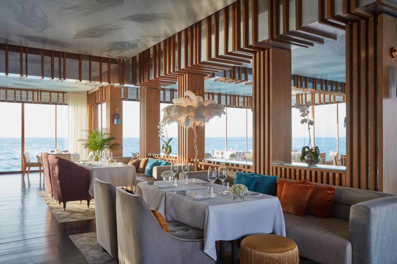 Jumeirah Al Qasr Дубай Екстериор снимка The restaurant