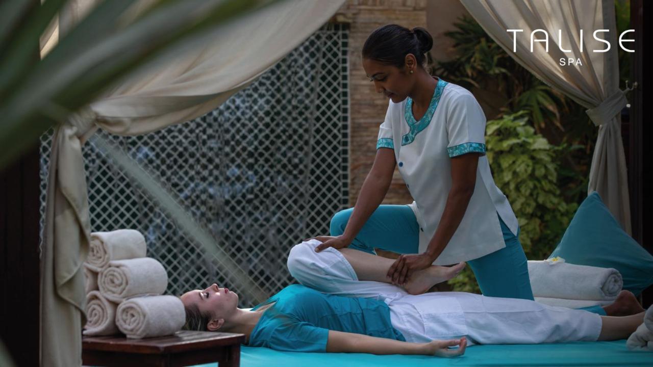 Jumeirah Al Qasr Дубай Екстериор снимка Thai Massage