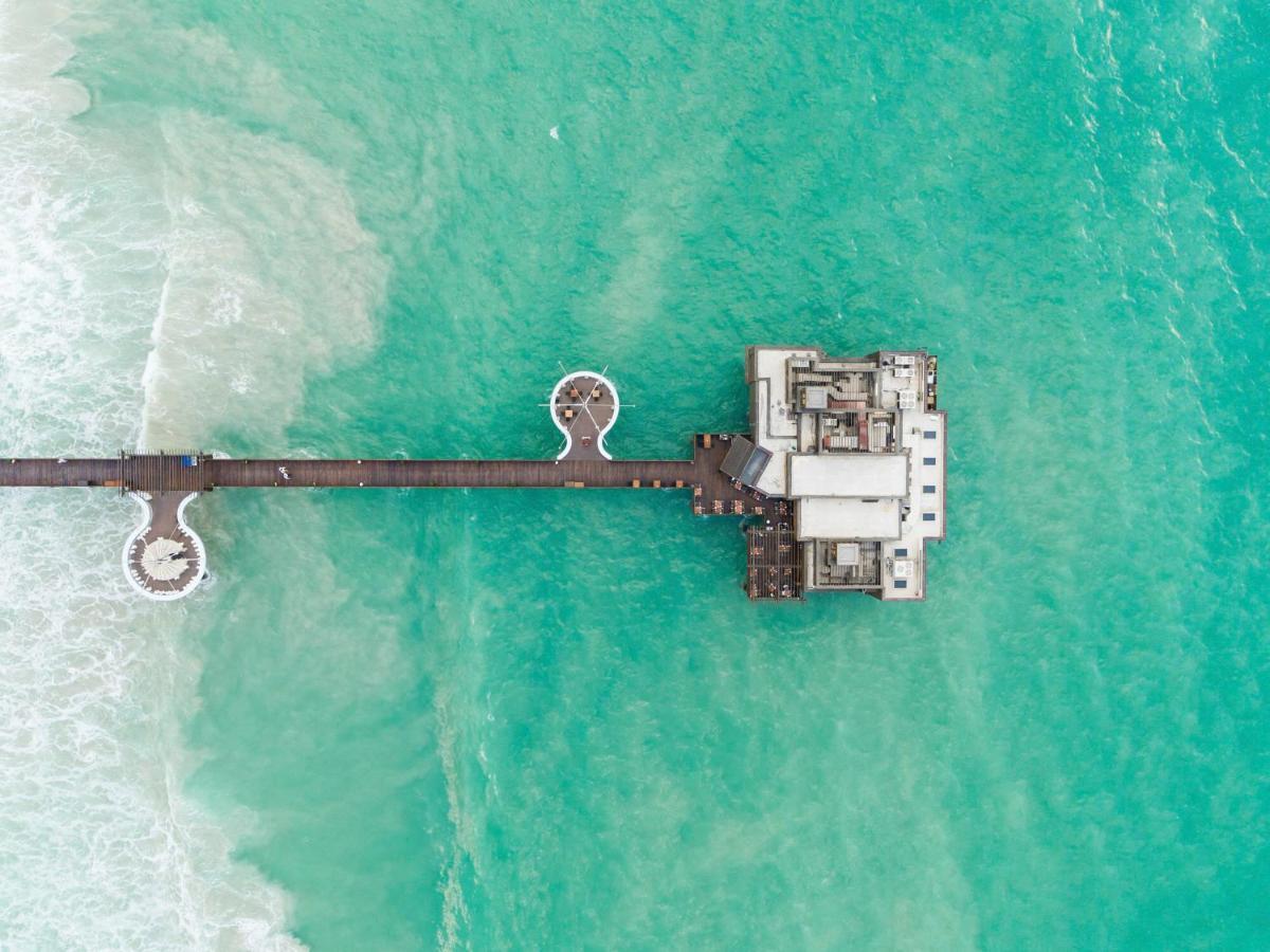 Jumeirah Al Qasr Дубай Екстериор снимка Aerial view of the pier