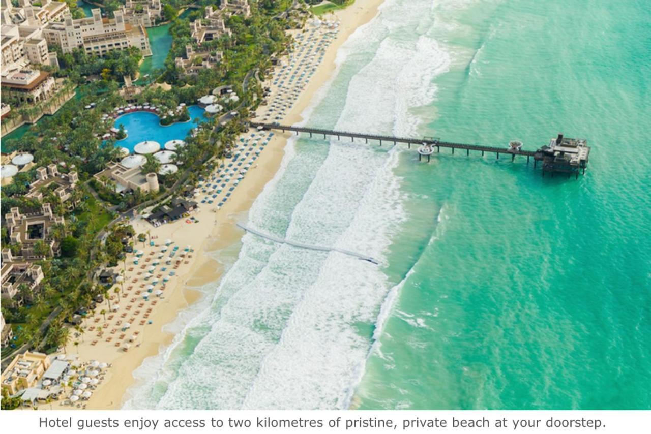 Jumeirah Al Qasr Дубай Екстериор снимка Aerial view of the beach